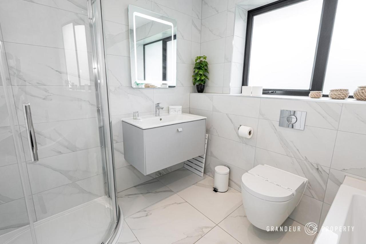 Carbery Ridge By Grandeur Property Bournemouth Exteriör bild