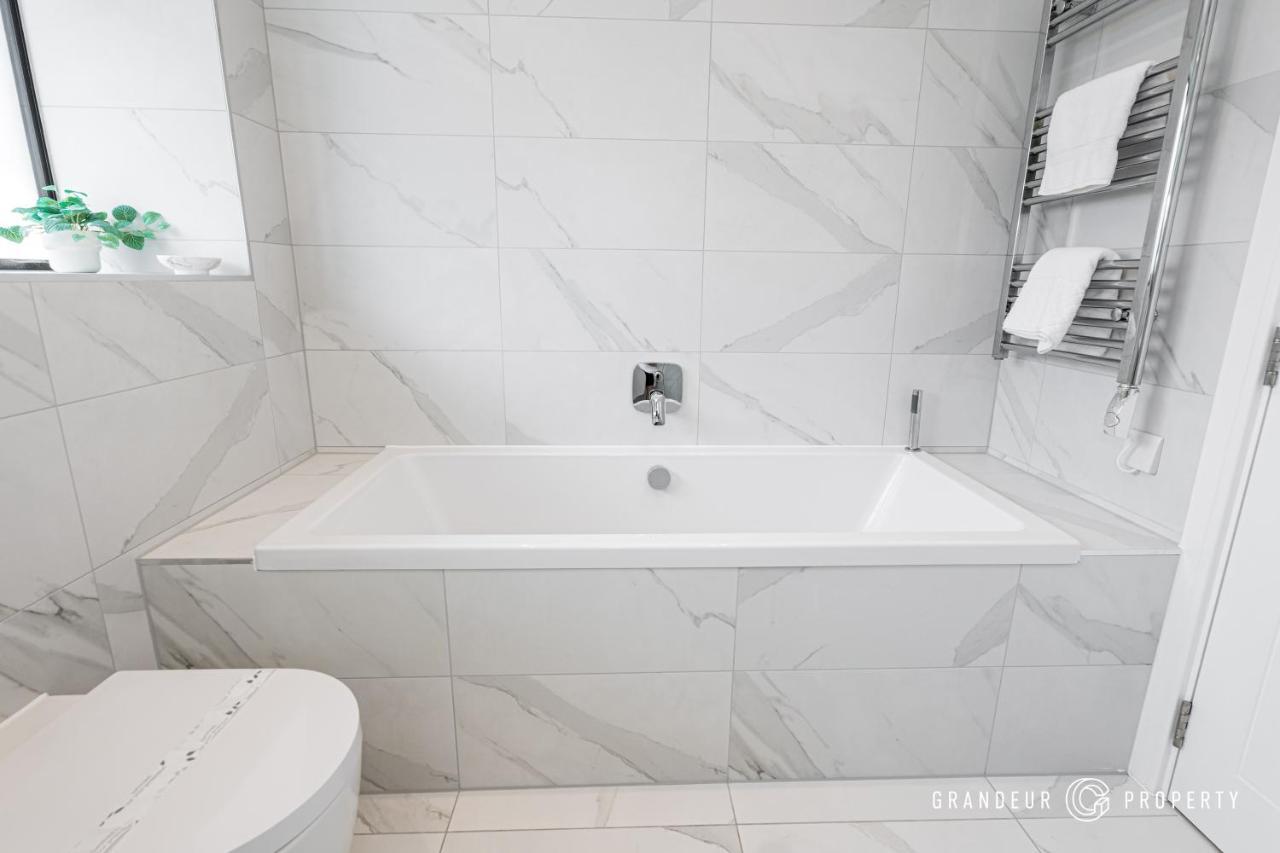 Carbery Ridge By Grandeur Property Bournemouth Exteriör bild